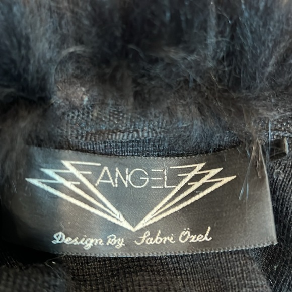 Angel Design by Sabri Ozel Wool Blend  Knit Cape with Faux Fur Trim - Picture 3 of 4